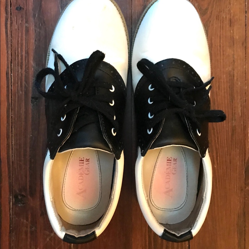 Saddle Oxford shoes